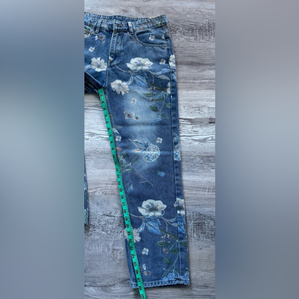 YNS Generic Sz-Xs. Women's straight-leg jeans with a floral print, loose, high- - Picture 14 of 15